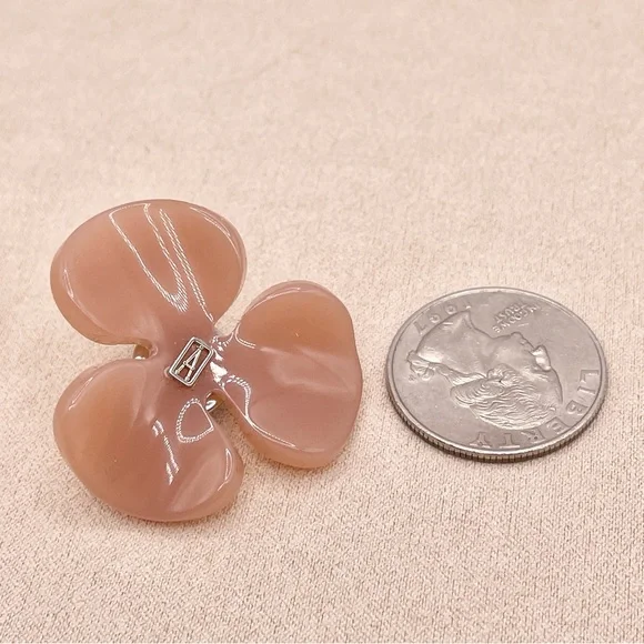 Alexandre de Paris muted coral pink flower Brooch - Picture 2 of 4